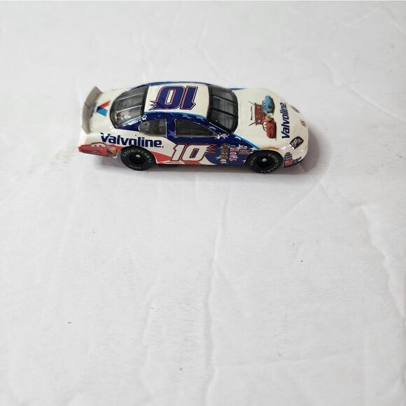 valvoline hotwheels race car - Picture 3 of 6